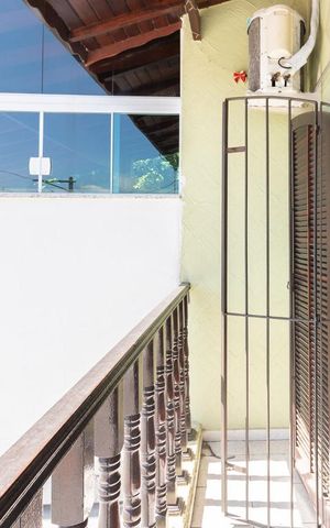 Casa à venda com 180m², 3 quartos e 4 vagas Casa à venda com 180m², 3 quartos e 4 vagasVaranda da Suíte