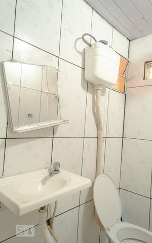 Casa para alugar com 135m², 1 quarto e sem vaga Casa para alugar com 135m², 1 quarto e sem vagaBanheiro