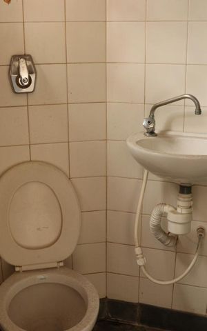 Casa à venda com 450m², 4 quartos e 7 vagasBanheiro de Serviço 1