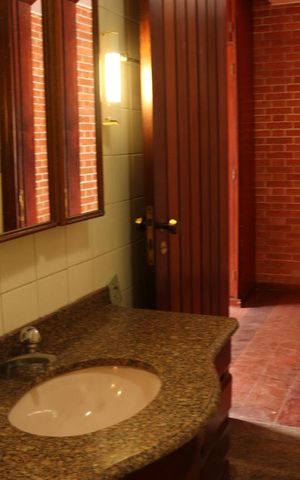 Casa à venda com 450m², 4 quartos e 7 vagasBanheiro 2