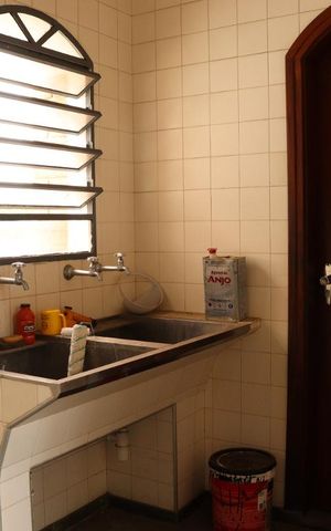 Casa à venda com 450m², 4 quartos e 7 vagasÁrea de Serviço