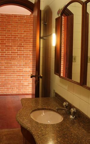 Casa à venda com 450m², 4 quartos e 7 vagasBanheiro 2