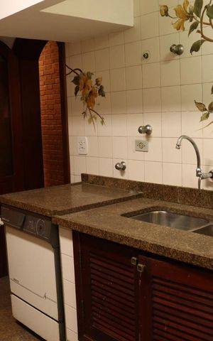 Casa à venda com 450m², 4 quartos e 7 vagasCozinha