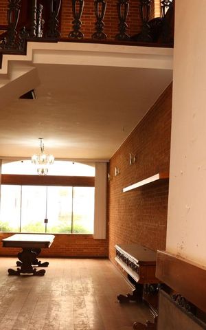 Casa à venda com 450m², 4 quartos e 7 vagasSala