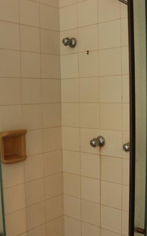 Casa à venda com 450m², 4 quartos e 7 vagasBanheiro 1