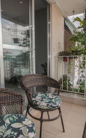 Apartamento à venda com 169m², 3 quartos e 2 vagas Apartamento à venda com 169m², 3 quartos e 2 vagasVaranda da Sala