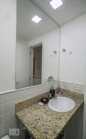 Apartamento à venda com 169m², 3 quartos e 2 vagas Apartamento à venda com 169m², 3 quartos e 2 vagasBanheiro da Suíte 2