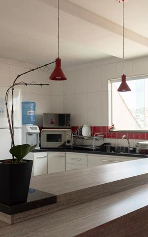 Casa à venda com 350m², 4 quartos e 8 vagasCozinha