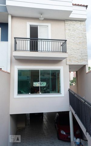 Casa à venda com 350m², 4 quartos e 8 vagasFachada