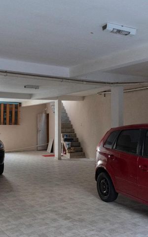 Casa à venda com 350m², 4 quartos e 8 vagasGaragem
