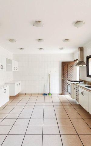 Casa para alugar com 340m², 3 quartos e 3 vagas Casa para alugar com 340m², 3 quartos e 3 vagasCozinha
