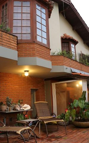 Casa para alugar com 438m², 4 quartos e 5 vagasÁrea de Serviço