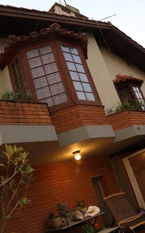Casa para alugar com 438m², 4 quartos e 5 vagasÁrea de Serviço