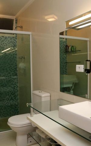 Casa para alugar com 438m², 4 quartos e 5 vagasBanheiro Social