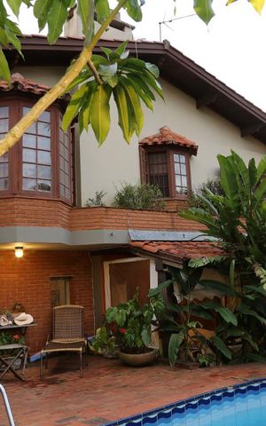 Casa para alugar com 438m², 4 quartos e 5 vagasÁrea de Serviço