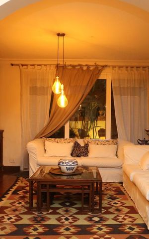 Casa para alugar com 438m², 4 quartos e 5 vagasSala
