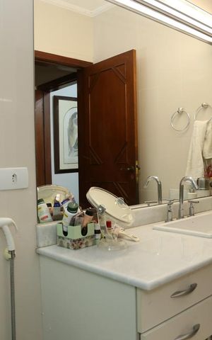 Casa para alugar com 438m², 4 quartos e 5 vagasBanheiro da Suíte
