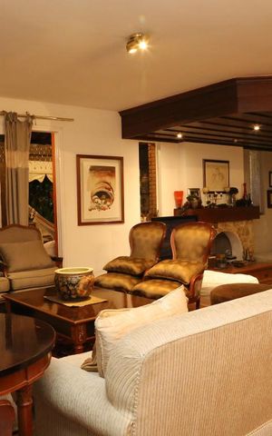 Casa para alugar com 438m², 4 quartos e 5 vagasSala
