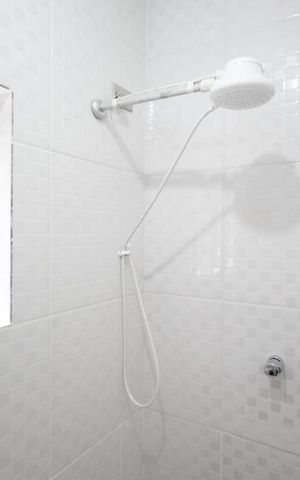 Casa à venda com 180m², 2 quartos e 1 vaga