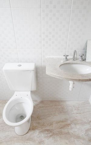 Casa à venda com 180m², 2 quartos e 1 vaga Casa à venda com 180m², 2 quartos e 1 vagaBanheiro