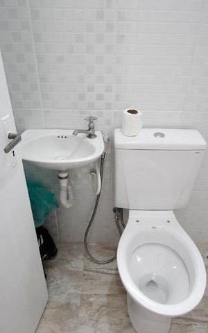 Casa à venda com 180m², 2 quartos e 1 vaga Casa à venda com 180m², 2 quartos e 1 vagaBanheiro