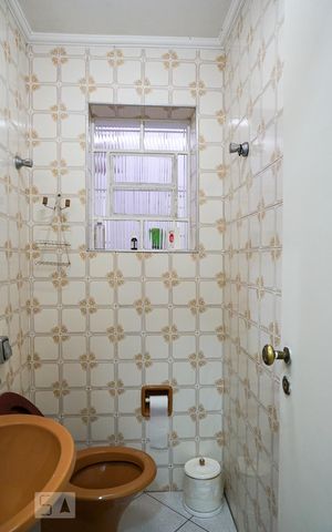 Casa para alugar com 240m², 5 quartos e 2 vagas Casa para alugar com 240m², 5 quartos e 2 vagasBanheiro da Suíte 1