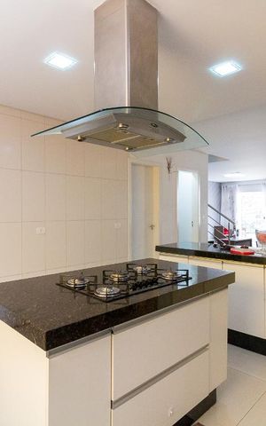 Casa à venda com 500m², 5 quartos e 8 vagasCozinha