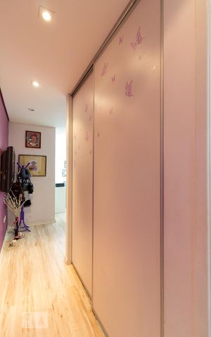 Casa à venda com 500m², 5 quartos e 8 vagasCloset quarto 1 suíte