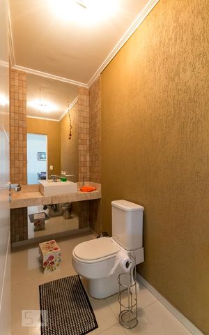 Casa à venda com 500m², 5 quartos e 8 vagasLavabo