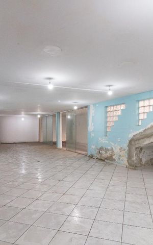 Casa à venda com 500m², 5 quartos e 8 vagasSubsolo