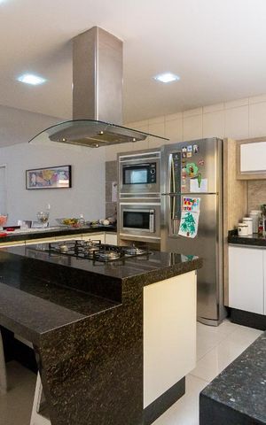 Casa à venda com 500m², 5 quartos e 8 vagasCozinha