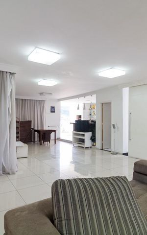 Casa à venda com 500m², 5 quartos e 8 vagasSala 2