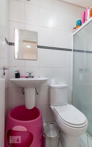 Casa à venda com 500m², 5 quartos e 8 vagasBanheiro quarto 3 suíte