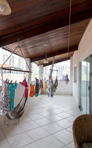 Casa à venda com 500m², 5 quartos e 8 vagasVaranda