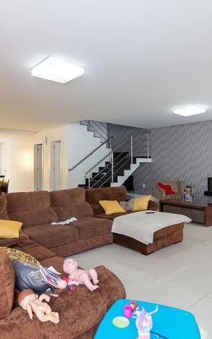 Casa à venda com 500m², 5 quartos e 8 vagasSala 1