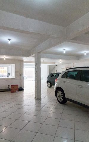 Casa à venda com 500m², 5 quartos e 8 vagasGaragem