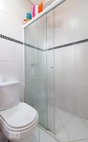 Casa à venda com 500m², 5 quartos e 8 vagasBanheiro quarto 3 suíte