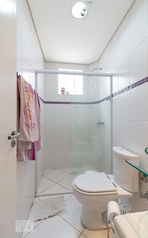 Casa à venda com 500m², 5 quartos e 8 vagasBanheiro quarto 1 suíte