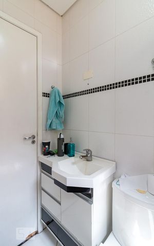 Casa à venda com 500m², 5 quartos e 8 vagasBanheiro quarto 2 suíte