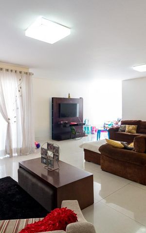 Casa à venda com 500m², 5 quartos e 8 vagasSala 1