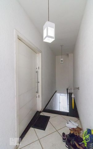 Casa à venda com 500m², 5 quartos e 8 vagasEntrada da casa
