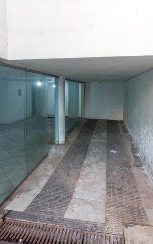 Casa à venda com 500m², 5 quartos e 8 vagasGaragem subsolo
