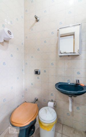 Casa à venda com 180m², 3 quartos e 1 vagaBanheiro quarto 2 suíte