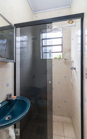 Casa à venda com 180m², 3 quartos e 1 vagaBanheiro quarto 2 suíte