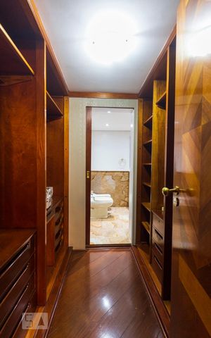 Apartamento à venda com 514m², 3 quartos e 5 vagasCloset do Quarto 1 - Suíte