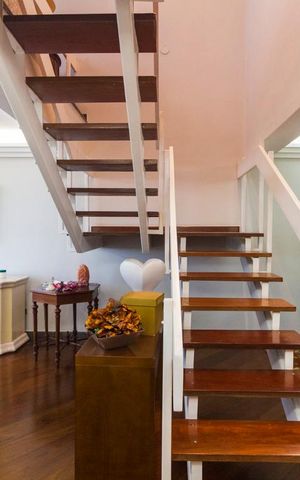 Apartamento à venda com 514m², 3 quartos e 5 vagasEscada para cobertura