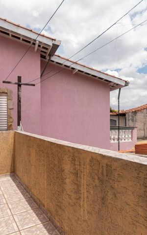 Casa à venda com 350m², 3 quartos e 2 vagas Casa à venda com 350m², 3 quartos e 2 vagasTerraço