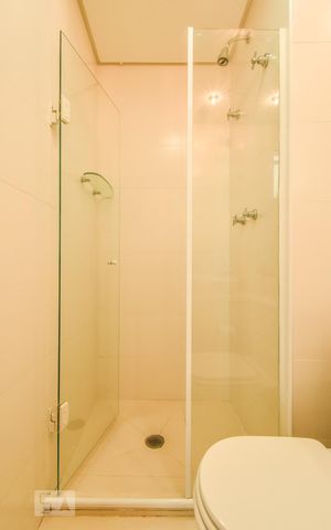 Studio para alugar com 38m², 1 quarto e 1 vaga Studio para alugar com 38m², 1 quarto e 1 vagaBanheiro