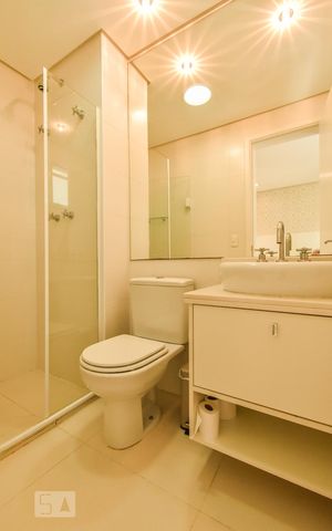 Studio para alugar com 38m², 1 quarto e 1 vaga Studio para alugar com 38m², 1 quarto e 1 vagaBanheiro