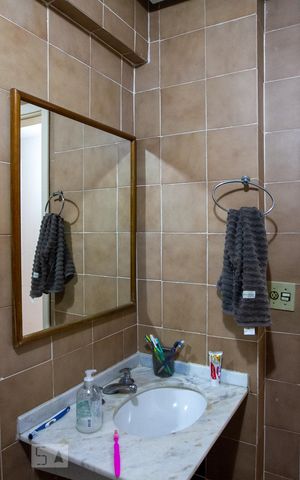 Apartamento à venda com 221m², 3 quartos e 2 vagas Apartamento à venda com 221m², 3 quartos e 2 vagasBanheiro Social